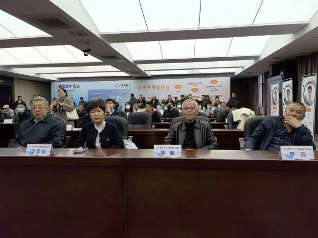 若只是伙房军下面一个普通的小兵，依白五惊的脾性，是不会走这一趟的。